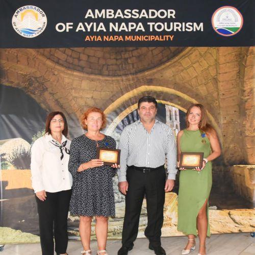 Ρωσίδες τουρίστριες ανακηρύχθηκαν «Πρέσβειρες του Τουρισμού» της Αγίας Νάπας