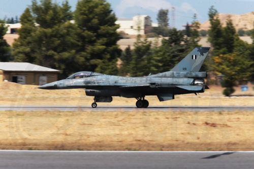 Δύο φρεγάτες και δύο F16 αποστέλλει στην Κύπρο η Ελλάδα, ανακοίνωσε ο Ν. Δένδιας