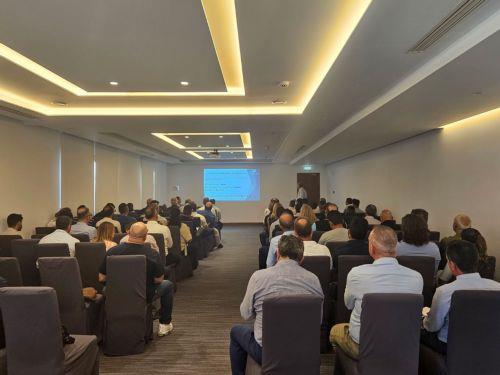 Για πρόνοιες νομοθεσίας για κολυμβητικές δεξαμενές ενημερώθηκαν ξενοδόχοι της Πάφου