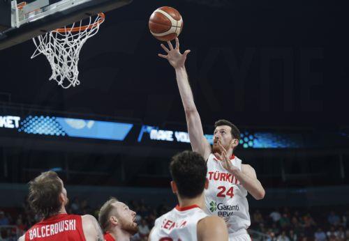Η Τουρκία προκρίθηκε στα ημιτελικά του EuroBasket 2025