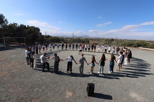 UN envoy holds meeting with Technical Committee on Youth while in Cyprus