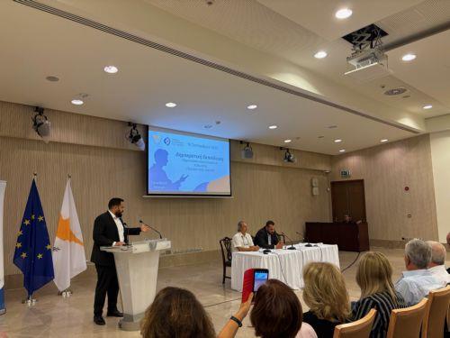 Το σχολείο δεν αρκεί να διδάσκει τη δημοκρατία, πρέπει να τη ζεις, βασικό συμπέρασμα έρευνας