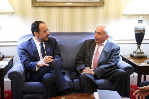 President meets with Fairfax founder in Canada, presents Cyprus comparative advantages [VIDEO]