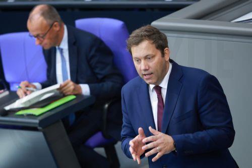 O Γερμανός ΥΠΟΙΚ κατέθεσε σχέδιο προϋπολογισμού για 2026 με έμφαση στην συντήρηση υποδομών