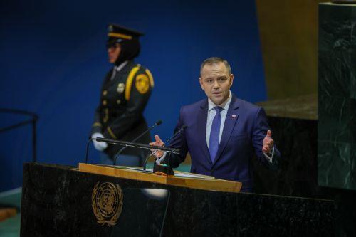 Η Πολωνία είναι έτοιμη να υπερασπιστεί το έδαφός της, λέει ο Πρόεδρος Ναβρότσκι