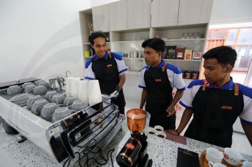 Χίλιοι μαθητές με τροφική δηλητηρίαση από σχολικά γεύματα στην Ινδονησία