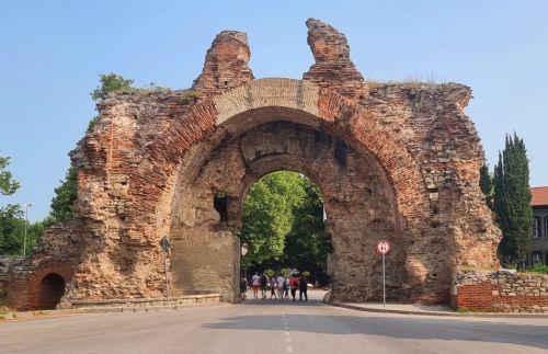 Μέλος του EHTTA η Χισάρια προβάλλοντας τον ιαματικό τουρισμό της Βουλγαρίας λέει ο Υπ. Τουρισμού