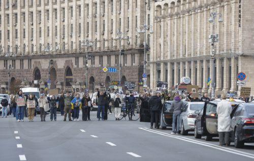 Ένα χωριό στην Ουκρανία θρηνεί για οικογένεια που ξεκληρίστηκε από ρωσικό drone