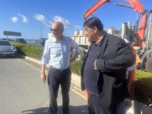 Αφαιρούνται τα τσιμεντομπλόκ στο αεροδρόμιο Πάφου, είπε ο Βαφεάδης