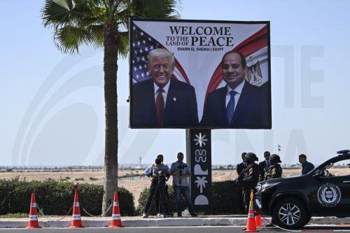 Έφθασε στο Σαρμ Ελ Σέιχ για την Σύνοδο Κορυφής για τη Γάζα ο ΠτΔ