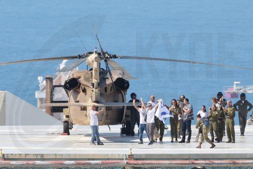 Δάκρυα χαράς για απελευθέρωση Ισραηλινών ομήρων και Παλαιστίνιων κρατούμενων