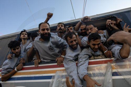 Η Χαμάς χαιρέτισε αποφυλάκιση Παλαιστίνιων, παρέδωσε λείψανα άλλων 2 ομήρων