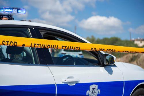 Υπόθεση εμπρησμού σε δύο οχήματα στη Μεσόγη εξετάζει η Αστυνομία