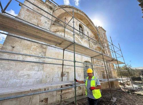 Cultural Heritage Committee restores church in Davlos, begins work in Gastria