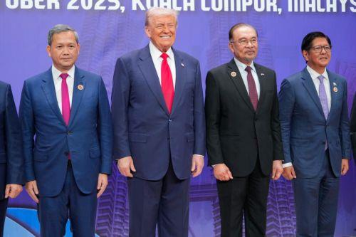 Σε συμφωνία για αμοιβαίο εμπόριο με τη Μαλαισία κατέληξαν οι ΗΠΑ