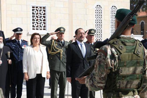 Με κάθε λαμπρότητα διεξήχθη η μαθητική παρέλαση για επέτειο 28ης Οκτωβρίου στη Λευκωσία