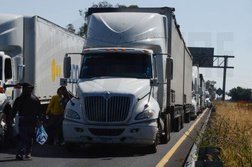 Σε ισχύ οι επιπλέον δασμοί σε εισαγόμενα φορτηγά και λεωφορεία στις ΗΠΑ
