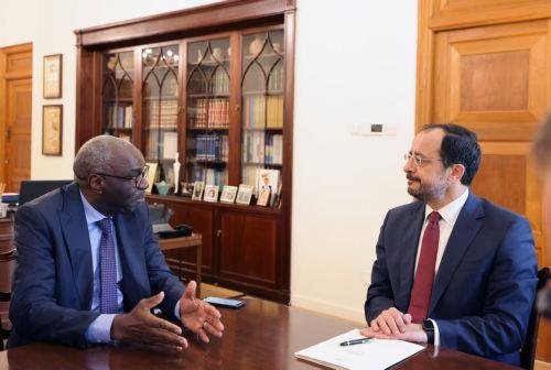 Βούληση δημιουργίας συνθηκών επανέναρξης διαπραγματεύσεων εξέφρασε ο ΠτΔ σε Ντιάν