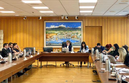 Στις 175.000 οι νόμιμοι υπήκοοι τρίτων χωρών στην Κύπρο, βάσει στοιχείων Υφ. Μετανάστευσης που παρουσιάστηκαν στη Βουλή