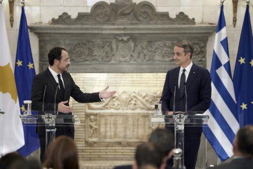 Nicosia and Athens remain in full coordination, Greek government says after Mitsotakis-Christodoulides phone exchange