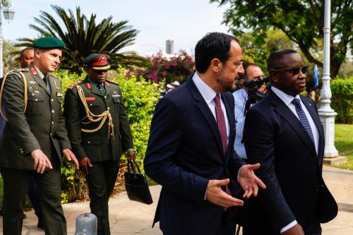 Διμερείς σχέσεις και πολυμερής συνεργασία στο επίκεντρο συνάντησης ΠτΔ με Πρόεδρο Σιέρρα Λεόνε