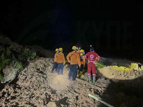 Δυο νεκροί και τουλάχιστον 21 αγνοούμενοι εξαιτίας κατολίσθησης στην Ινδονησία