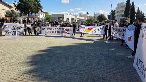 Εκδήλωση μαθητών στην Πάφο για καταδίκη ψευδοκράτους και απόδοση τιμής για Πολυτεχνείο