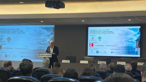 Η Κυβέρνηση ενθαρρύνει πρωτοβουλίες για ανάπτυξη υδρογόνου, λέει ο Παπαναστασίου