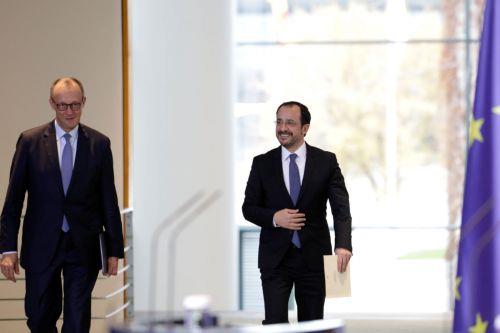 Θετικός ο Μερτς σε πρόταση ΠτΔ για συμβολή Γερμανίας σε προσπάθεια στο Κυπριακό κατά την Προεδρία ΕΕ (2)