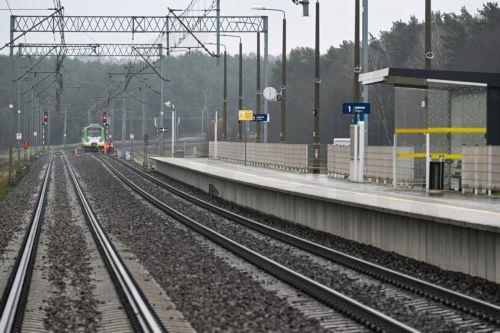 Ο Τουσκ καταγγέλλει «δολιοφθορά» σιδηροδρομικής γραμμής εφοδιασμού προς Ουκρανία