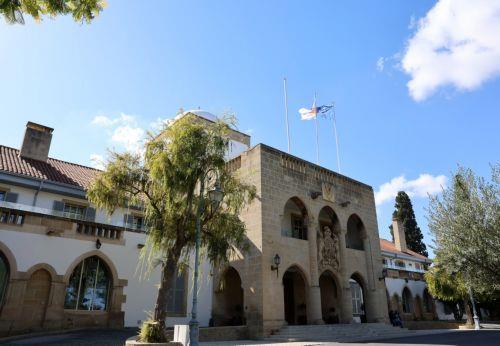 Ζητεί διάψευση ή επιβεβαίωση δημοσιεύματος «Πολίτη» από τον Πρόεδρο το ΑΚΕΛ