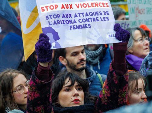 Δεν αρκεί η νομοθεσία για αντιμετώπιση βίας κατά γυναικών, λέει η Επ. Νομοθεσίας