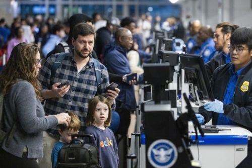Οι ΗΠΑ επεκτείνουν κατάλογο κρατών στα οποία επιβάλλουν ταξιδιωτική απαγόρευση