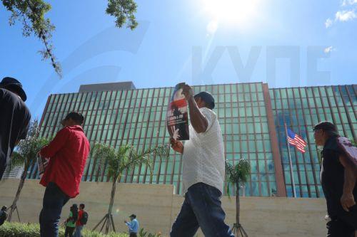 Ο υποψήφιος Πρόεδρος Ασφούρα, που υποστηρίζει ο Τραμπ, ανακτά προβάδισμα στην Ονδούρα