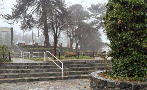 Πυκνή ομίχλη στην περιοχή Κακοπετριάς-Καρβουνά, προσοχή συνιστά η Αστυνομία