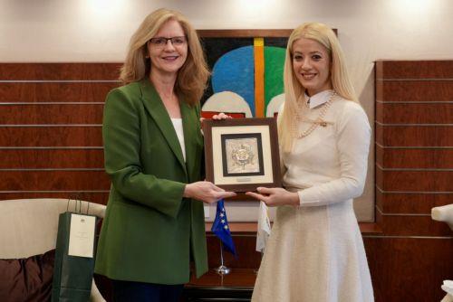 Ηouse President receives Australian High Commissioner for farewell meeting