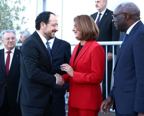 Cumhurbaşkanı: Müzakerelere kaldığı yerden devam etmek siyasi irade gerektirir