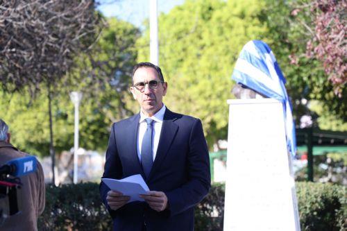 Μοναδική λύση η επανένωση, είπε ο ΥΠΕΣ στα αποκαλυπτήρια προτομής ήρωα Ν. Ιωάννου