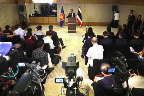 Αξιωματούχοι Καμπότζης - Ταϊλάνδης θα συζητήσουν για πιθανή εκεχειρία