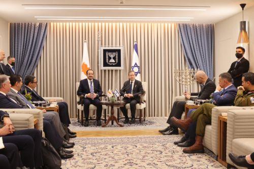 Τεράστια η αναβάθμιση σχέσεων τα τελευταία χρόνια είπε ο Χέρτζογκ στη συνάντηση με ΠτΔ