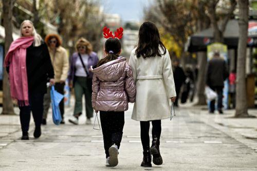 Παρέμβαση Επιτρόπου Δικαιωμάτων Παιδιού για προστασία παιδιών δημόσιων προσώπων