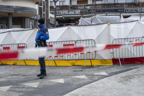 «Σπινθηροβόλα κεριά» η προφανής αιτία πυρκαγιάς στο Κραν Μοντανά σύμφωνα με αρχικές έρευνες