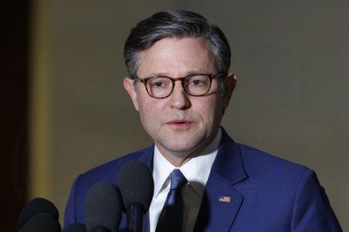 Κανείς δεν μιλά για χρήση στρατιωτικής ισχύος στη Γροιλανδία, λέει ο Τζόνσον