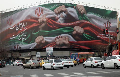 Νέα ταξιδιωτική οδηγία για Ιράν, να εγκαταλείψουν τη χώρα καλεί τους πολίτες το ΥΠΕΞ