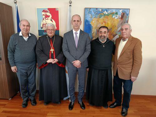 Με τον Αρχιεπίσκοπο Μαρωνιτών συναντήθηκε ο Επίτροπος Προεδρίας