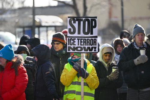 Το τέλος αντιμεταναστευτικών επιχειρήσεων στη Μινεάπολη ανακοίνωσε απεσταλμένος του Τραμπ