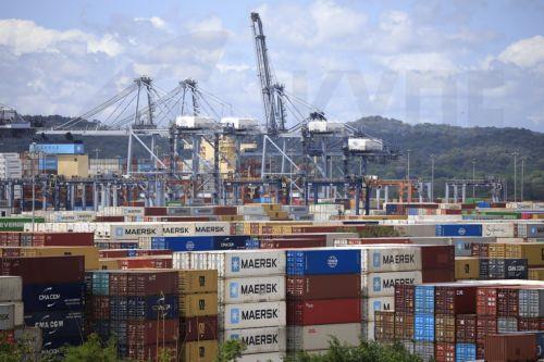 Η ΕΕ καταγράφει εμπορικό πλεόνασμα με τις ΗΠΑ, σύμφωνα με την Eurostat