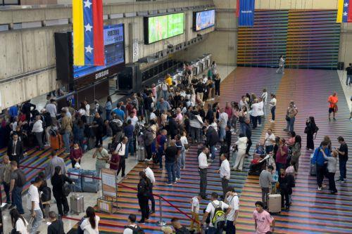 Ο εναέριος χώρος στη ΝΑ Πολωνία έκλεισε λόγω μη προγραμματισμένης στρατιωτικής δραστηριότητας