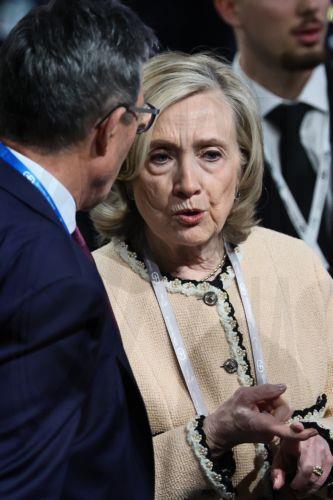 Η Χίλαρι Κλίντον καταγγέλλει επιχείρηση συγκάλυψης σε σχέση με υπόθεση Έπστιν