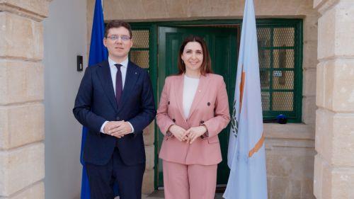 Müsteşar Raouna Avrupa Parlamentosu Başkan Yardımcısı ile görüştü